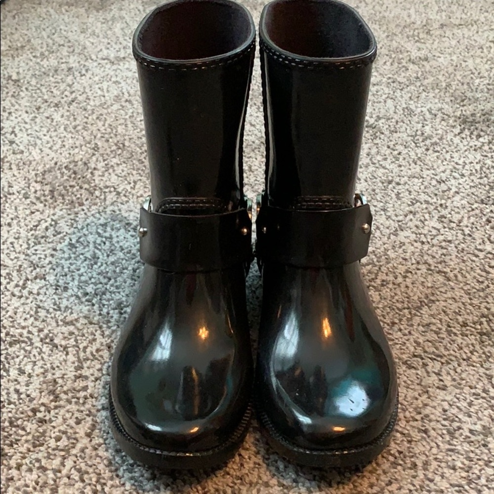Worn only a couple times like new!